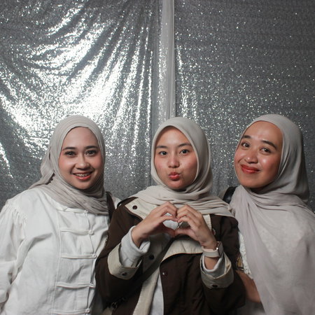 Dokumentasi Photo Booth Harmoni Purnabakti POLBAN 2026 - 108