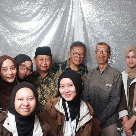 Dokumentasi Photo Booth Harmoni Purnabakti POLBAN 2026 - 102